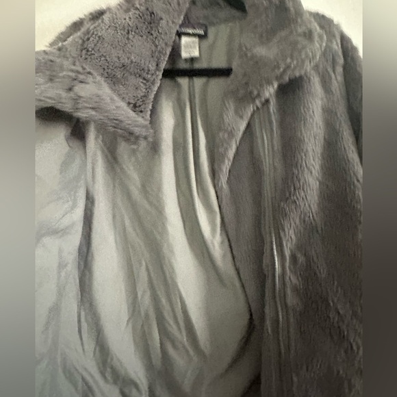 Patagonia Gray Faux Fur Sherpa Soft Fluffy Zip Jacket Coat Women’s Small - Picture 4 of 4